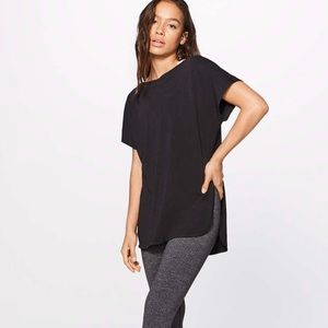 Lululemon side story tee size 2 Grey